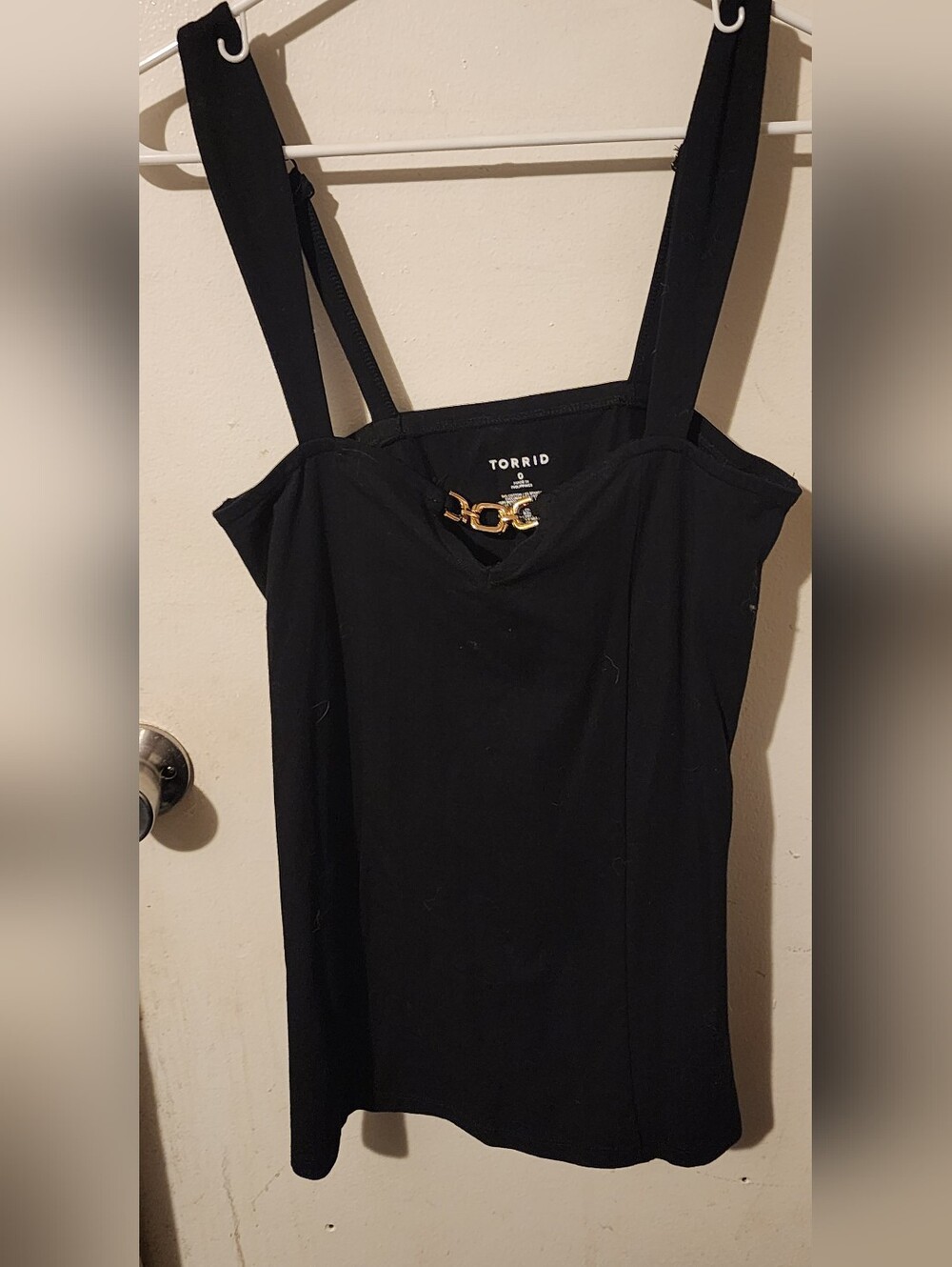 torrid Black Square-Neck Tank with Gold Chain Detail Size 0 (12)